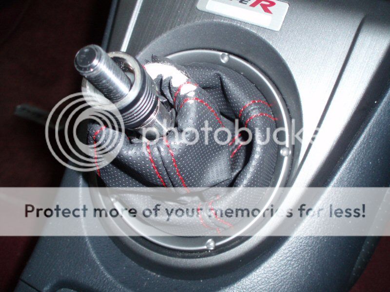 HowTo replace the gear stick gaiter on a FN2 Type R Owners